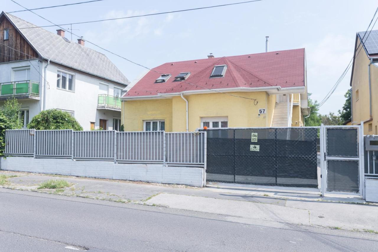 Hi-Bp Garden City Batsanyi Apartment 3 Rooms, Apartment Upstairs Near The City Train With Free Parking Будапеща Екстериор снимка
